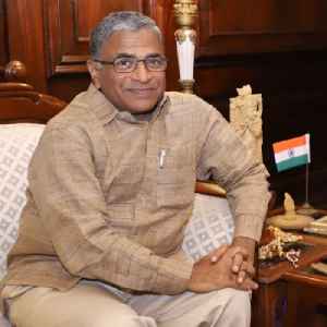 Harivansh Narayan Singh: Indian politician