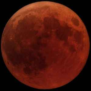Lunar eclipse: When the Moon passes directly behind the Earth