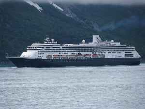 MS Zaandam: Cruise ship