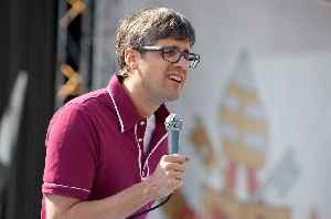 Mo Rocca: American comedian