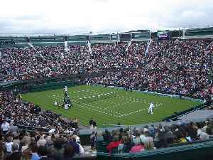 Tennis: Ball sport with racket and net