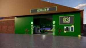 Troi hen ffatri ym Mangor yn ganolfan padel arloesol