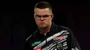 End of the Worlds for Smith but Van Veen wins through