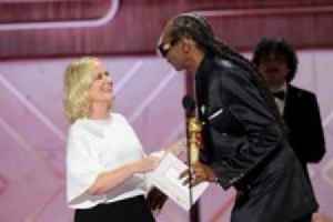 Golden Globes top moments: Amy Poehler and Snoop Dogg to K-Pop triumphs