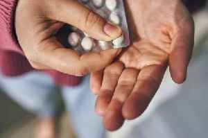 UK households urged to ration popular painkiller - major shortage to last 4 months