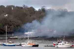 One in hospital after Flushing boat fire as people told to stay away