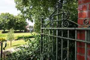 Arsonists start Stoke-on-Trent park fire