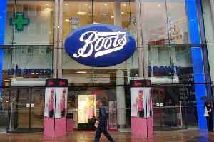 Boots' 'magic' No7 serum that 'takes years off' slashed to £10 in limited deal