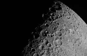 Artemis 2 mission captures far side of the Moon photographed for the first time in history
