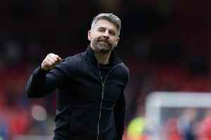 Stephen Robinson insists Aberdeen safety talk is premature for 'quiet' squad that lacks inbetweeners