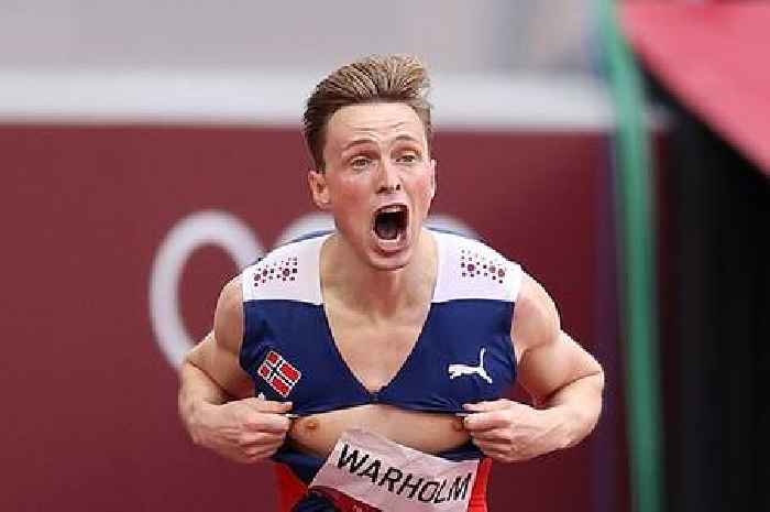 Warholm smashes 400m hurdles world record and celebrates with Superman shirt-rip