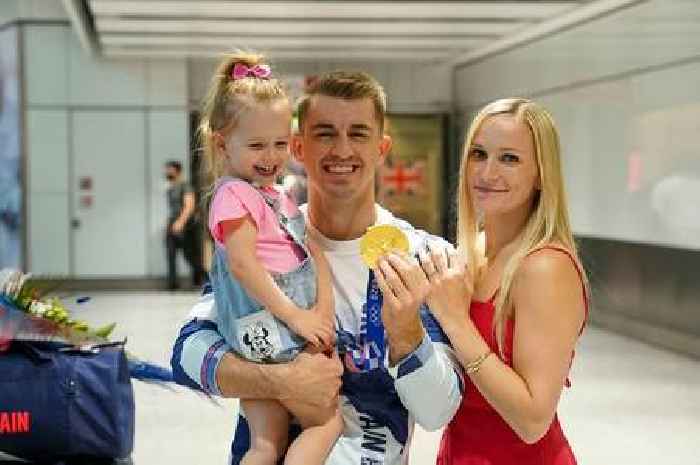 Tokyo Olympics 2021: Hemel's Max Whitlock met by daughter on return to UK after gold medal glory