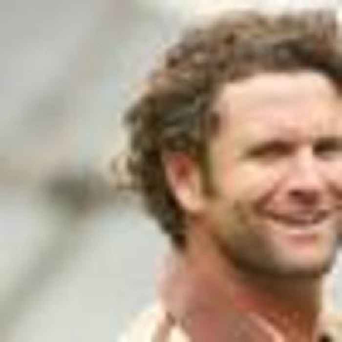 Cricket: Chris Cairns off life support, 'able to communicate with family'