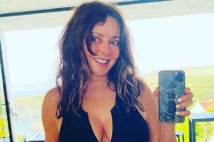 Carol Vorderman leaves fans speechless with selfie in wetsuit as she goes paddleboarding