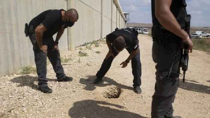 Israeli Police Launch Manhunt For 6 Escaped Prisoners