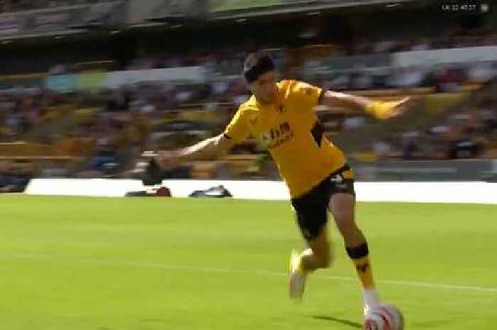 Wolves star Raul Jimenez red faced after Rabona attempt ends in embarrassing fashion