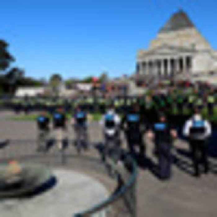 Melbourne anti-lockdown protests: Police arrest demonstrators at war memorial