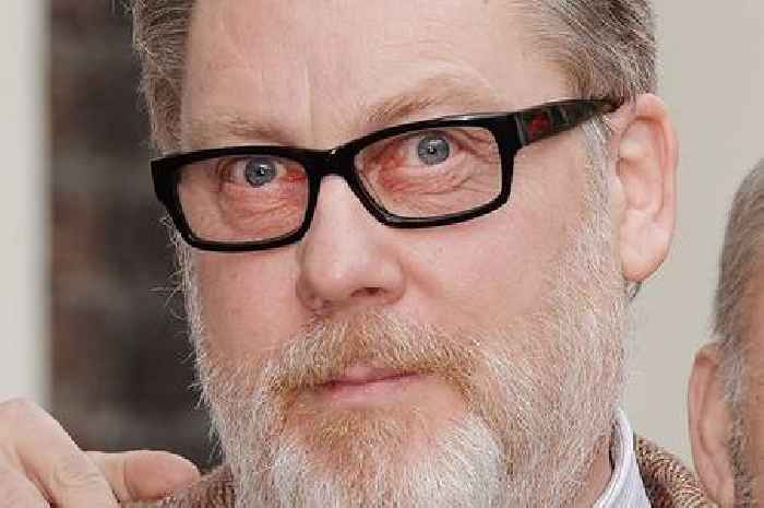 Vic Reeves makes health announcement over 'inoperable' problem