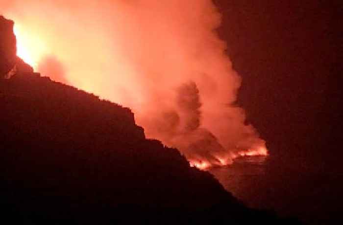 La Palma Residents Still Feeling The Effects of Volcano Eruption; Urged To Lockdown As Lava Reaches The Sea