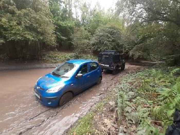 Woman Drives Hyundai i10 Into Water Because That’s Where the Sat-Nav Told Her to Go