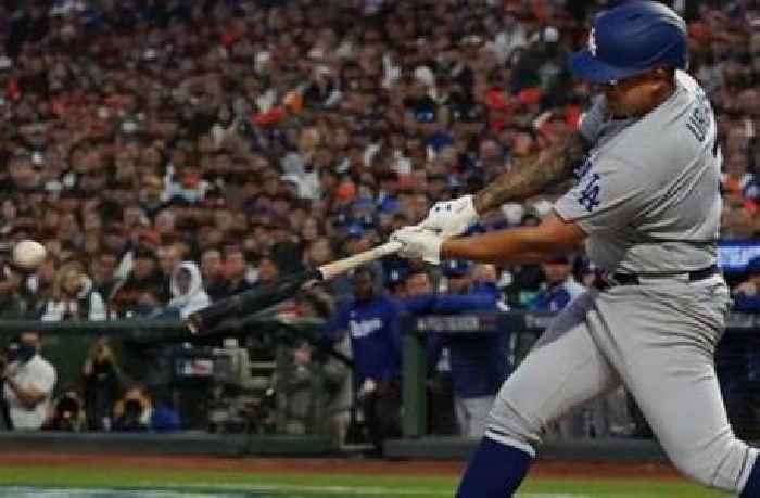 
					Julio Urías, Mookie Betts give Dodgers 2-0 lead over Giants in the second
				