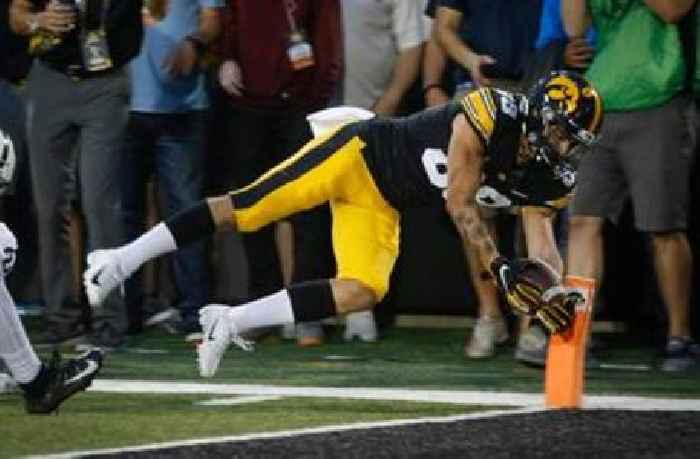 
					Spencer Petras' late 44-yard TD highlights No. 3 Iowa's 23-20 comeback win over No. 4 Penn State
				