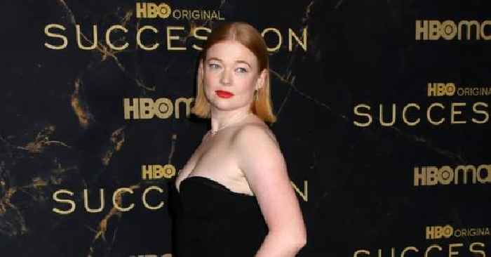 'Succession' Star Sarah Snook Reveals She Secretly Got Married During The Pandemic Ahead Of Season 3 Premiere