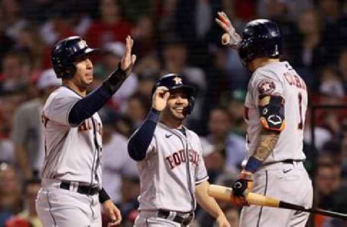 
					Astros blow it open in sixth, score five runs to extend lead to 6-0 over Red Sox
				