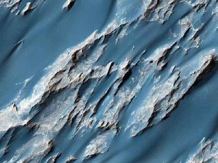Billion Years Old Landslide Gives Away Some of Mars’ Secrets, Some We Knew Already