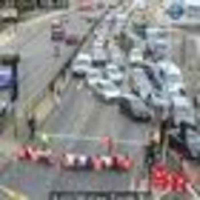 Insulate Britain protesters block roads in Dartford and west London