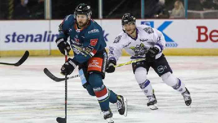 Belfast Giants ride Lewis Hook double, hot powerplay to down Manchester Storm for fourth straight win