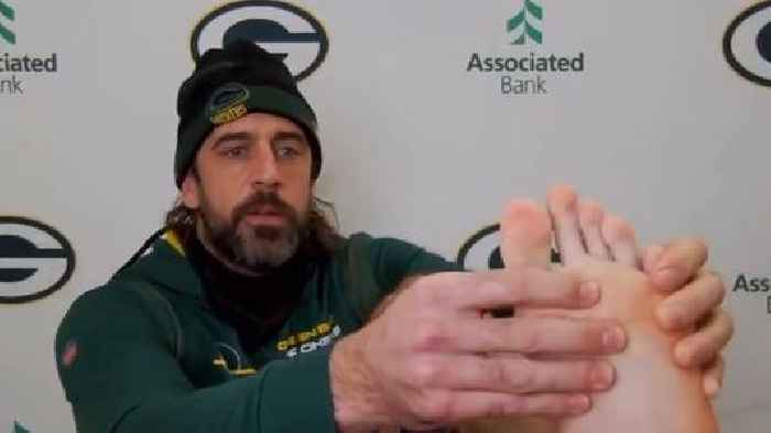 Aaron Rodgers Rips the Wall Street Journal and Insists He Doesn’t Have Covid Toe: ‘Classic Case of Disinformation’