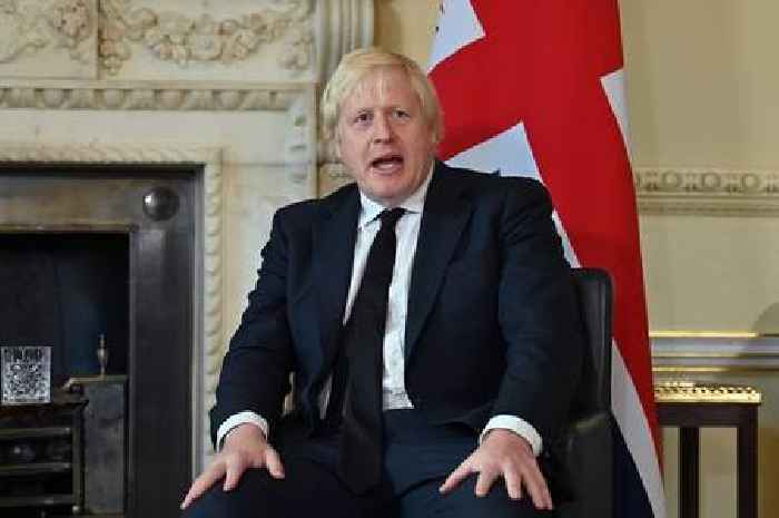 Boris Johnson calls for joint patrols with France to stop migrant crossings
