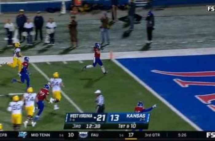 
					Gavin Potter’s Pick-Six sets up a 2-PT conversion for Kansas to even the score against West Virginia, 21-21
				