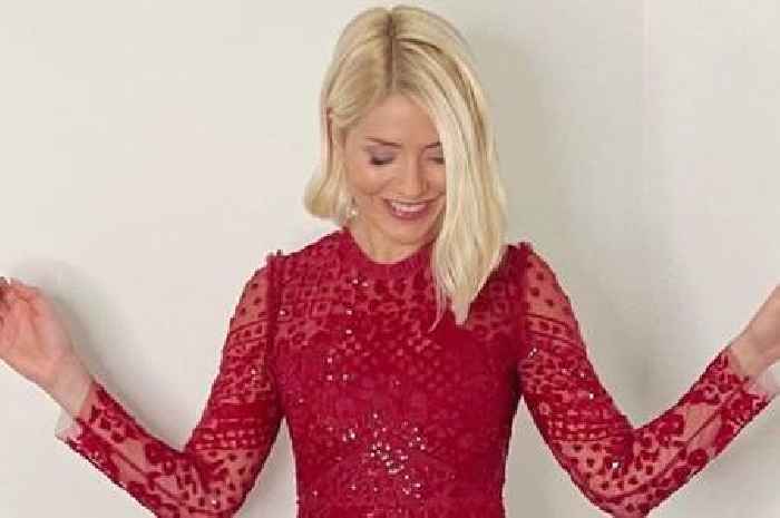 Holly Willoughby floors fans with stunning ITV This Morning outfit