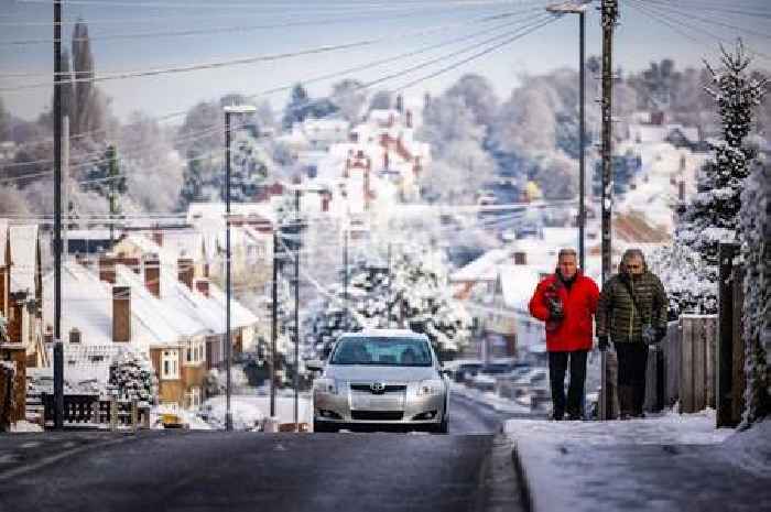 Where and when snow is forecast in Derbyshire overnight