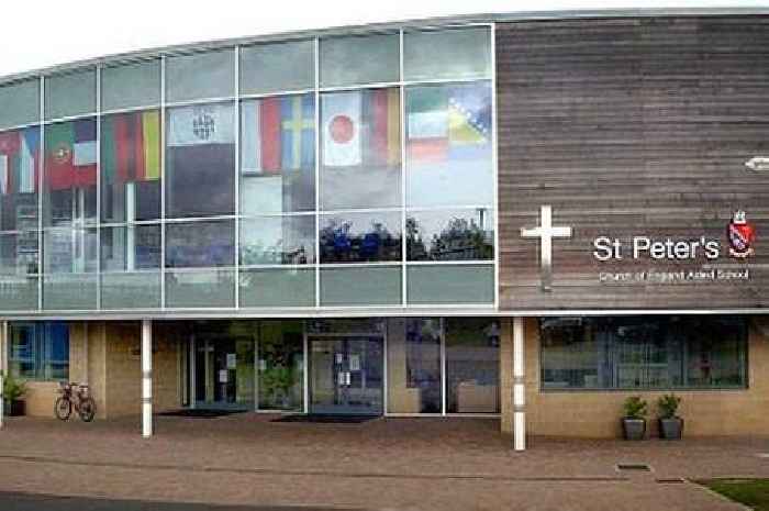 Face masks to remain compulsory at Exeter school despite new Covid end of Plan B rules