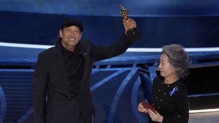 At A Pugnacious Oscars, Apple's Feel-Good 'CODA' Triumphs