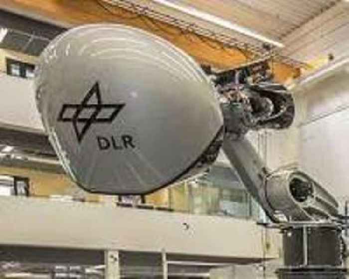 'Moon landing' performed with DLR Robotic Motion Simulator
