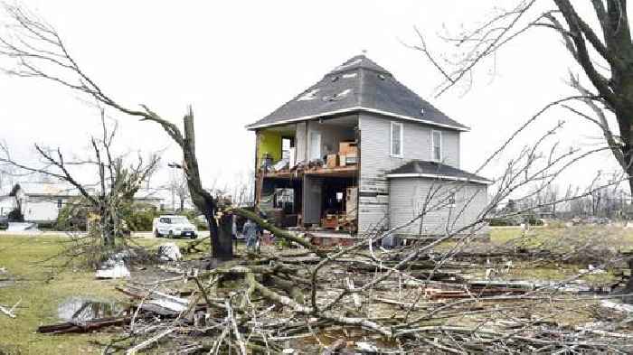 23 Injured In Texas Storms; More Tornadoes Forecast In U.S.