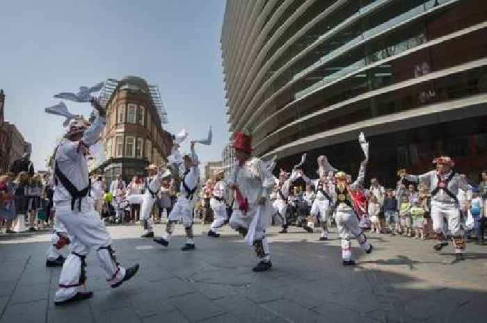 St George's Day in Leicester - crafts, music and Morris Men