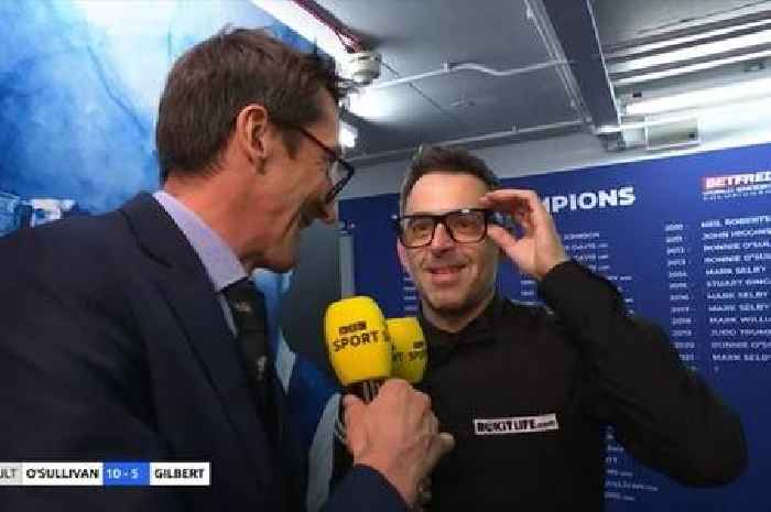 Ronnie O'Sullivan dons glasses and has fans in hysterics in World Championship interview