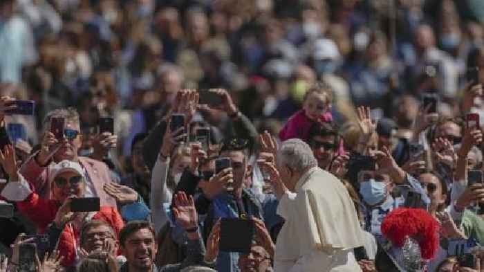 Pope Makes Easter Plea For Ukraine Peace, Cites Nuclear Risk