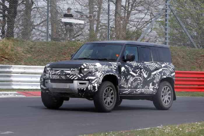 Land Rover Defender SVX in the Making, Will Challenge the Mercedes-AMG G 63 4×4²