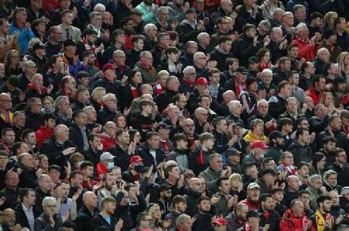 Liverpool fans in poignant Cristiano Ronaldo YNWA rendition as they join Manchester United in 7th minute applause