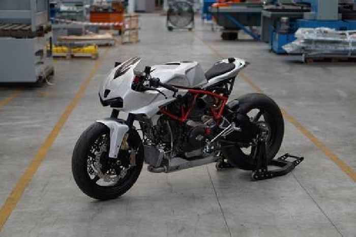 Custom Ducati Supersport 1000DS Is Quite Simply Mind-Blowing, Wears Handmade Alloy Outfit
