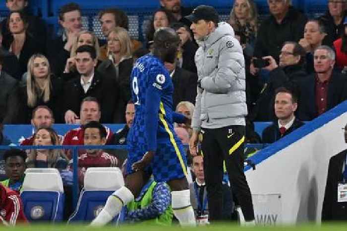 Romelu Lukaku booed by Chelsea supporters as he is substituted off during Arsenal game