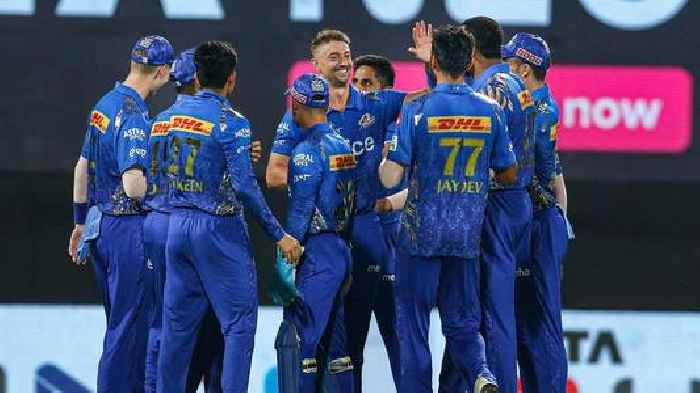 Mumbai Indians hit new low, become only team to lose first 7 matches in a season