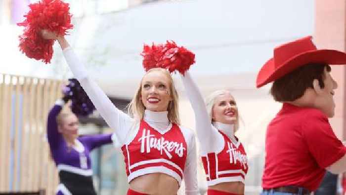 Video: Cheerleaders perform at Victoria Square ahead of US College Football Classic