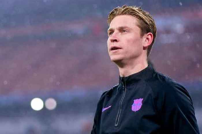 Man Utd transfer target Frenkie de Jong to be put off by miserable Manchester weather